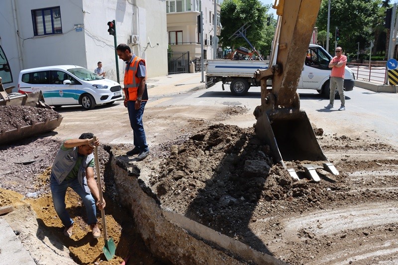 KANALİZASYON HATLARI YENİLENDİ 