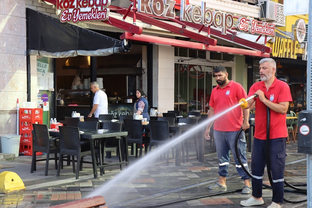 YALOVA'DA CADDE VE SOKAKLAR YIKANDI