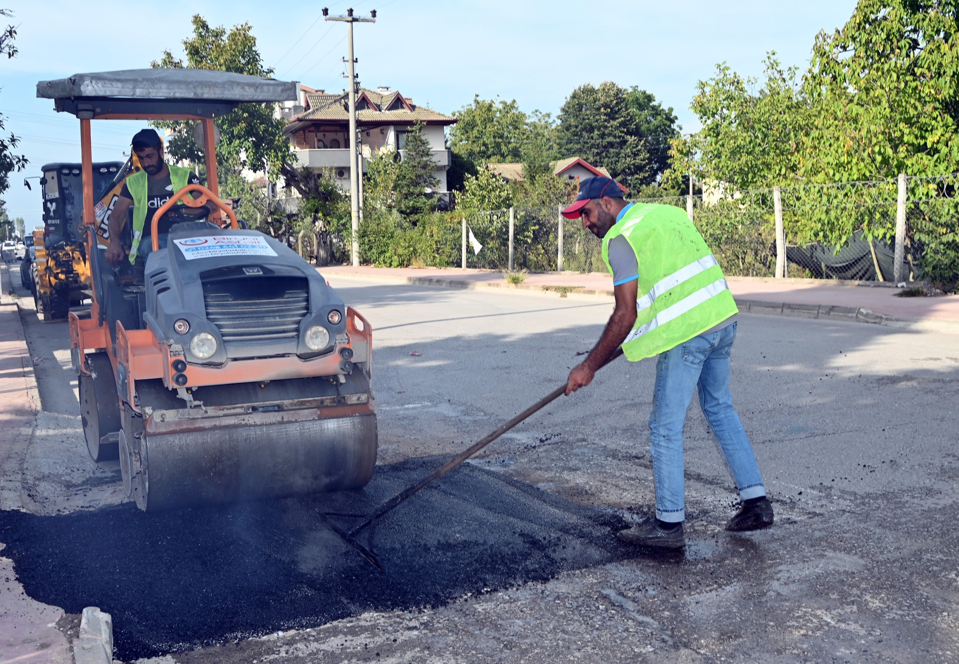 YALOVA BELEDİYESİ ÇALIŞMALARI SÜRÜYOR