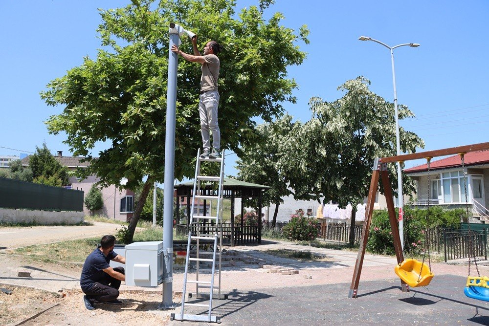 ÇOCUK PARKLARINA GÜVENLİK KAMERASI 