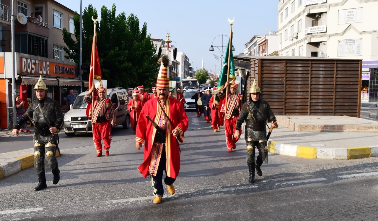 MEHTER TAKIMINDAN UNUTULMAZ GÖSTERİ.