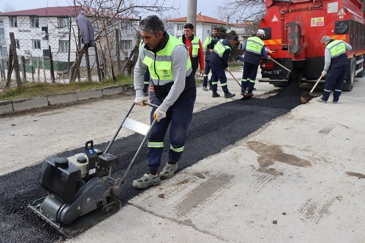 YOL  YAPIM ÇALIŞMALARI BAŞLADI