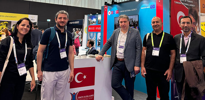 YALOVA ÜNİVERSİTESİ FRANSA'DA STAND AÇTI