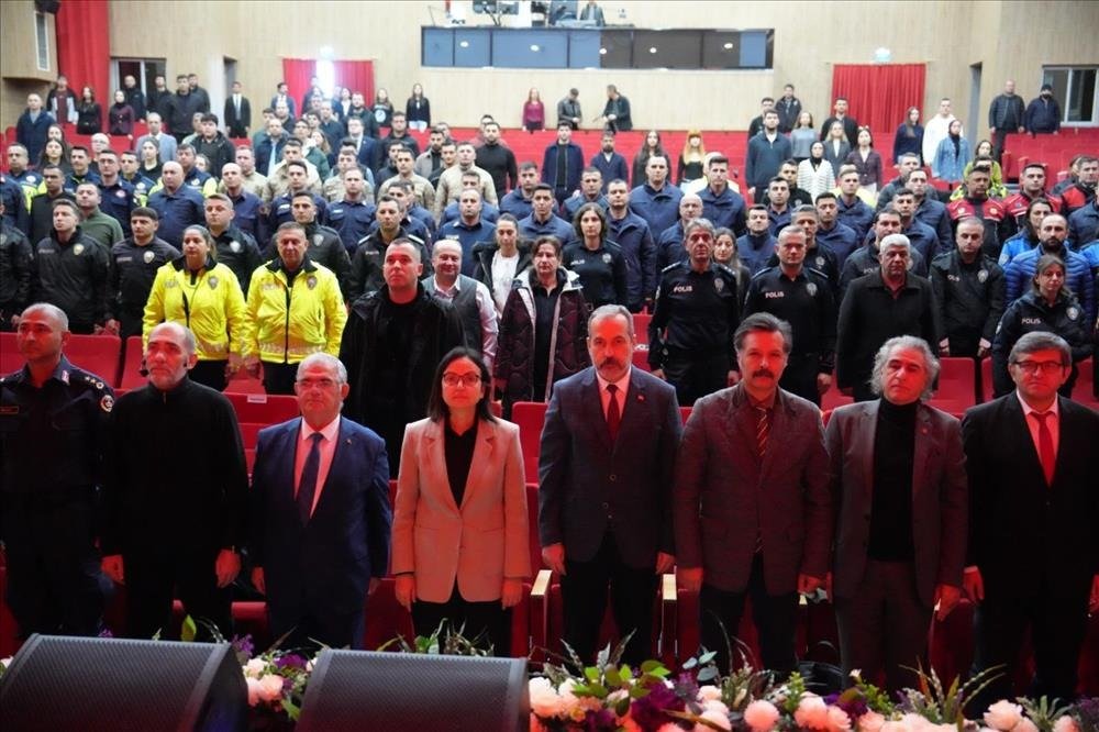 AHMET SULA ÜNİVERSİTEDE ÖĞRENCİLERLE BULUŞTU