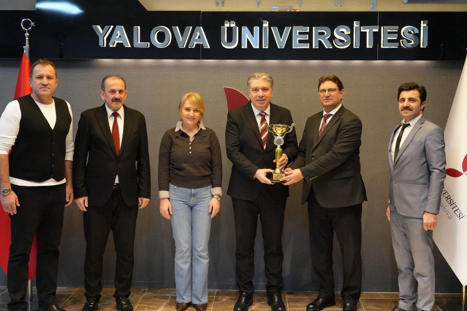 YALOVA ÜNİVERSİTESİ SÜPER AMATÖR LİGDE