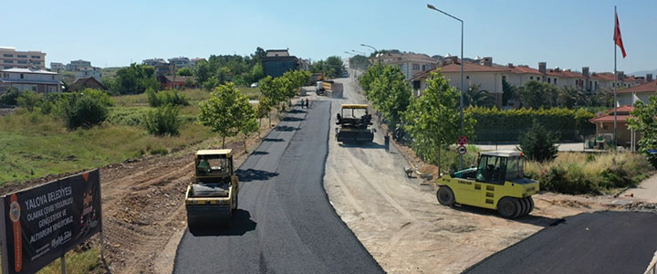 YAKUP ACAR CADDESİNDE ASFALT ÇALIŞMASI