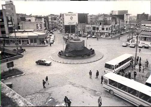 1978 YILINDA YALOVA CUMHURİYET MEYDANI