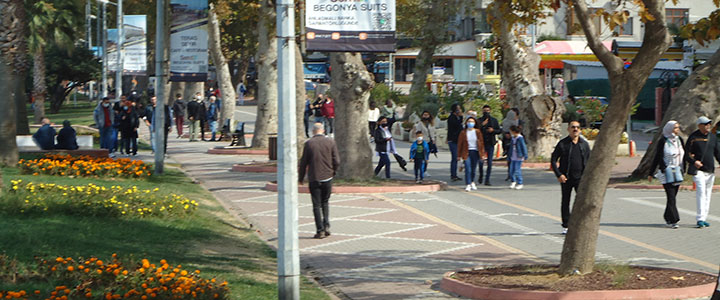 YALOVA SAHİLİNDE YAZDAN KALMA GÜNLER