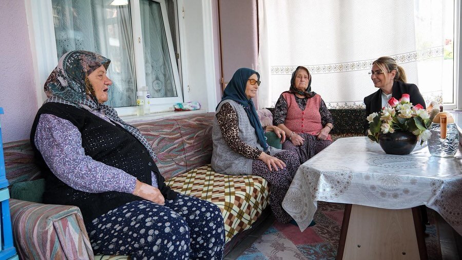 ALTINOVA'DA 1 EKİM YAŞLILAR GÜNÜ ZİYARETİ