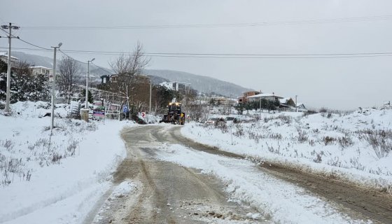 ESENKÖY'DE KARLA MÜCADELE ÇALIŞMALARI